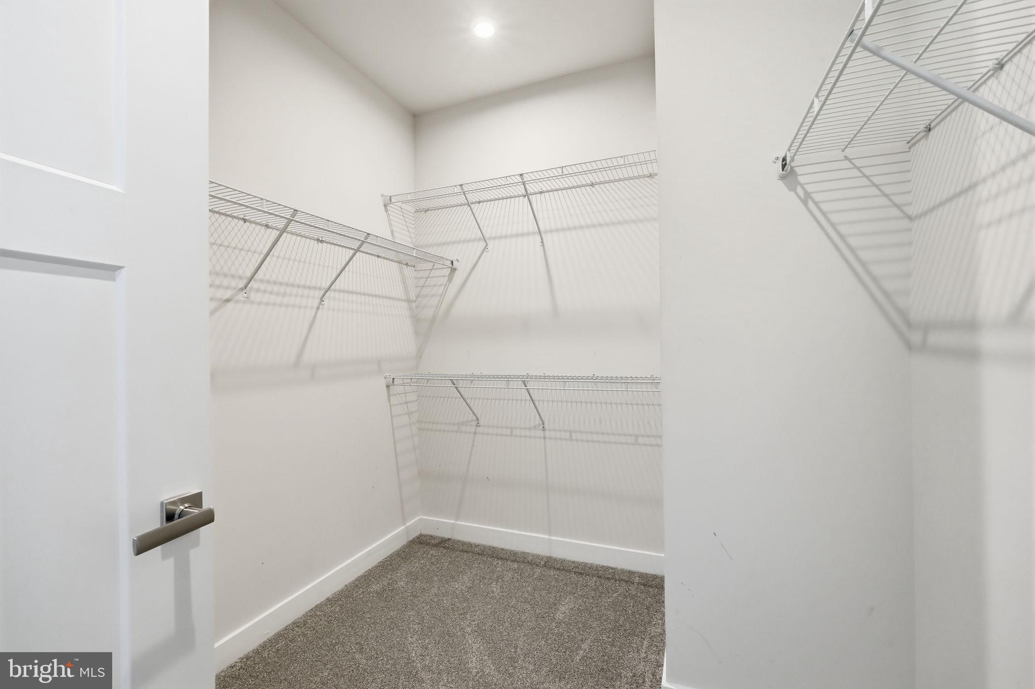 WESTCHESTER SQUARE - Residential