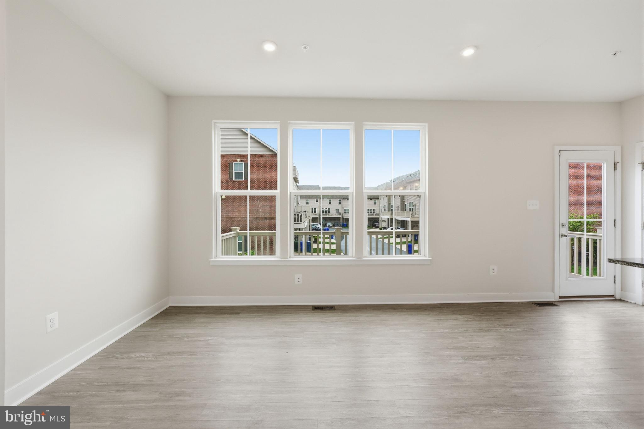 WESTCHESTER SQUARE - Residential