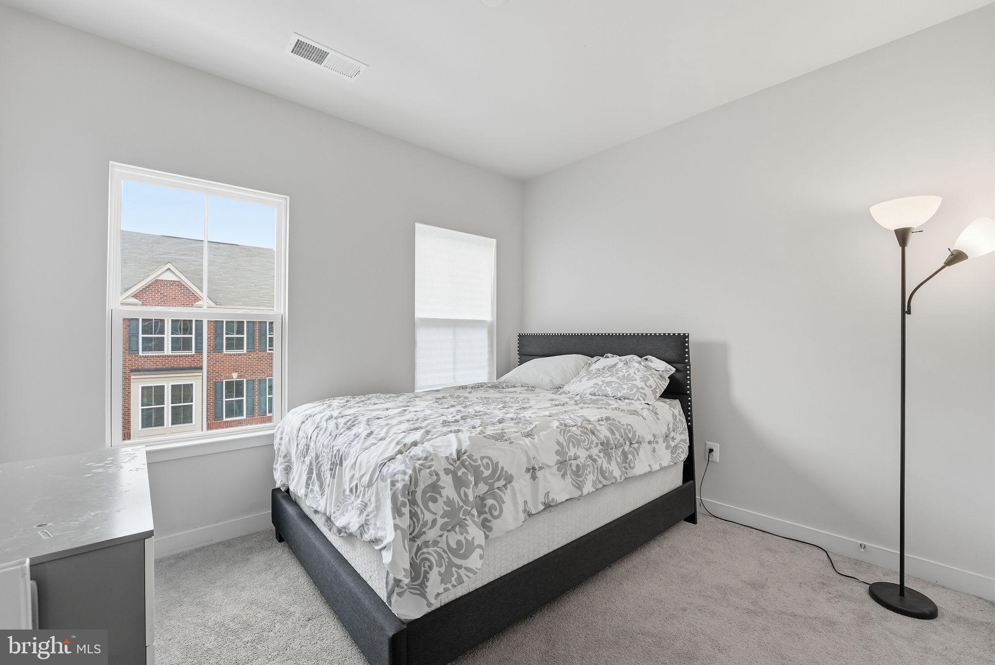 WESTCHESTER SQUARE - Residential