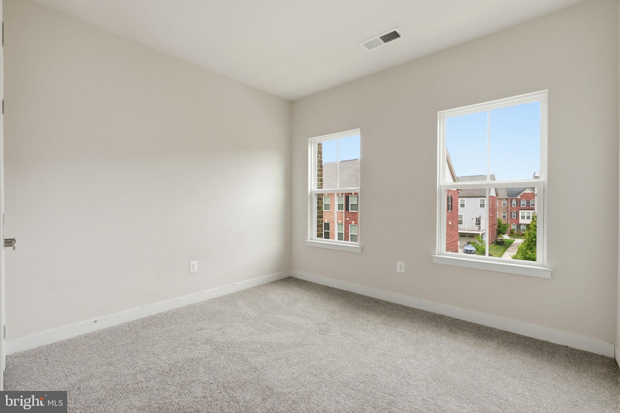 WESTCHESTER SQUARE - Residential