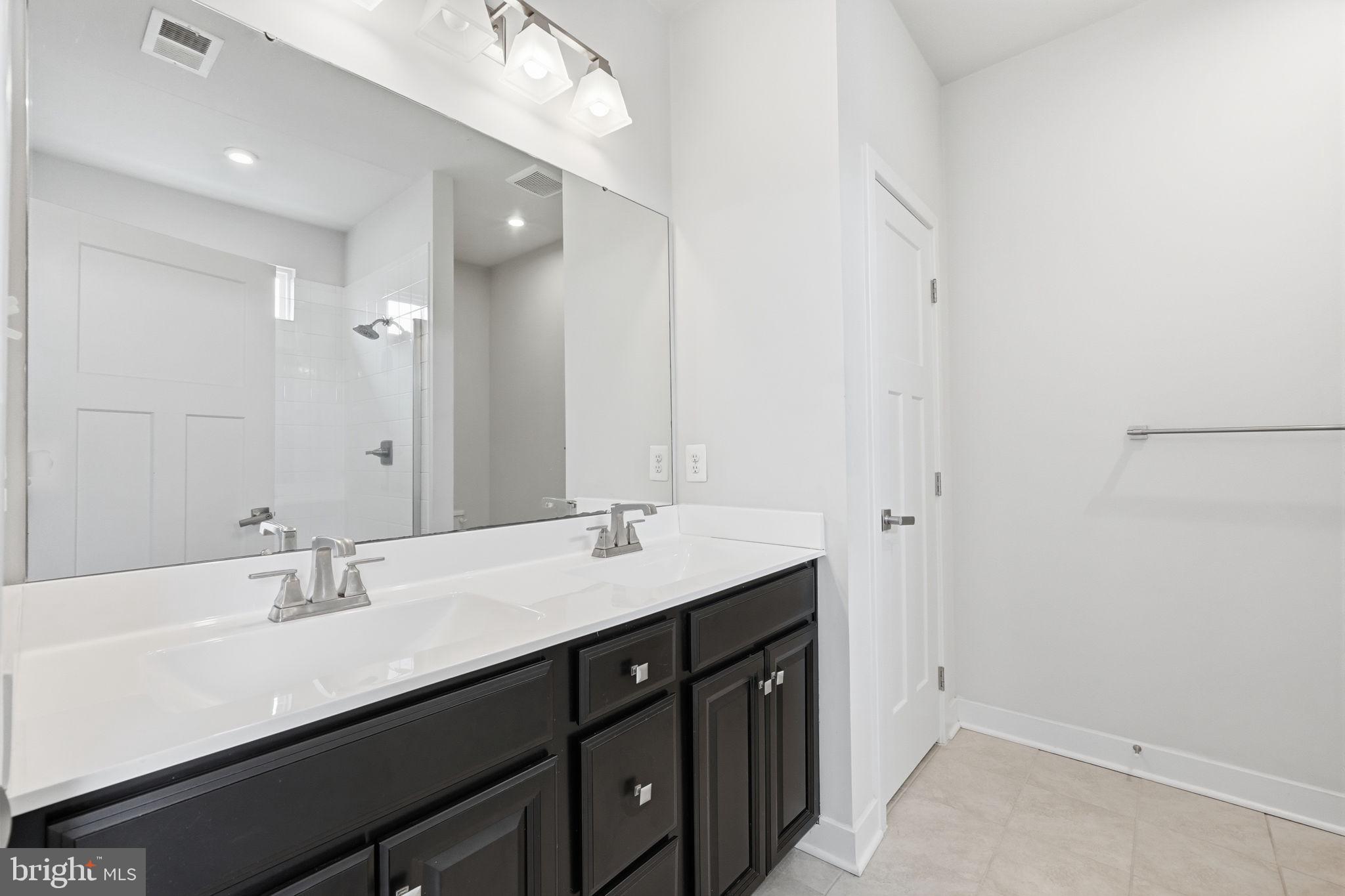 WESTCHESTER SQUARE - Residential