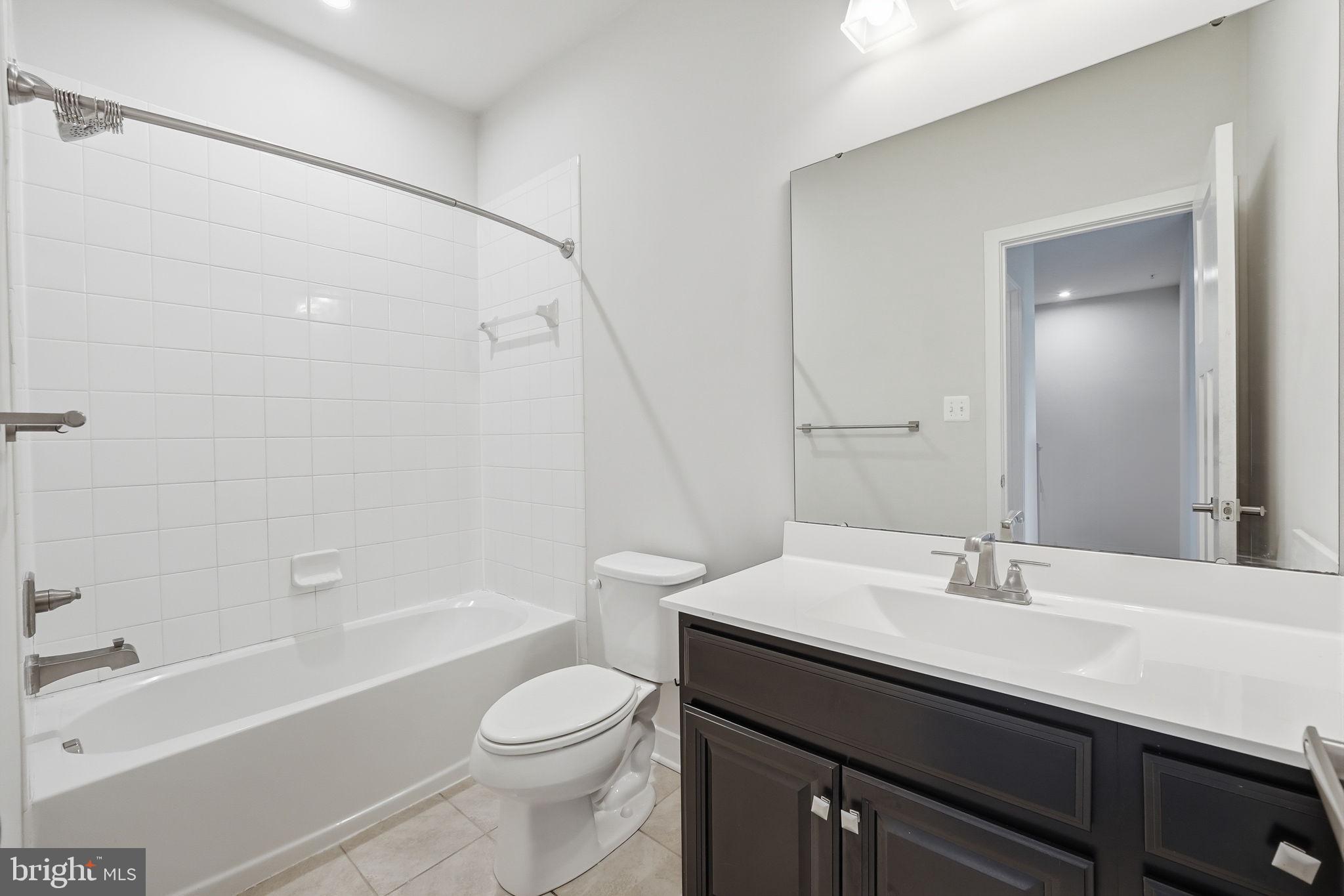 WESTCHESTER SQUARE - Residential