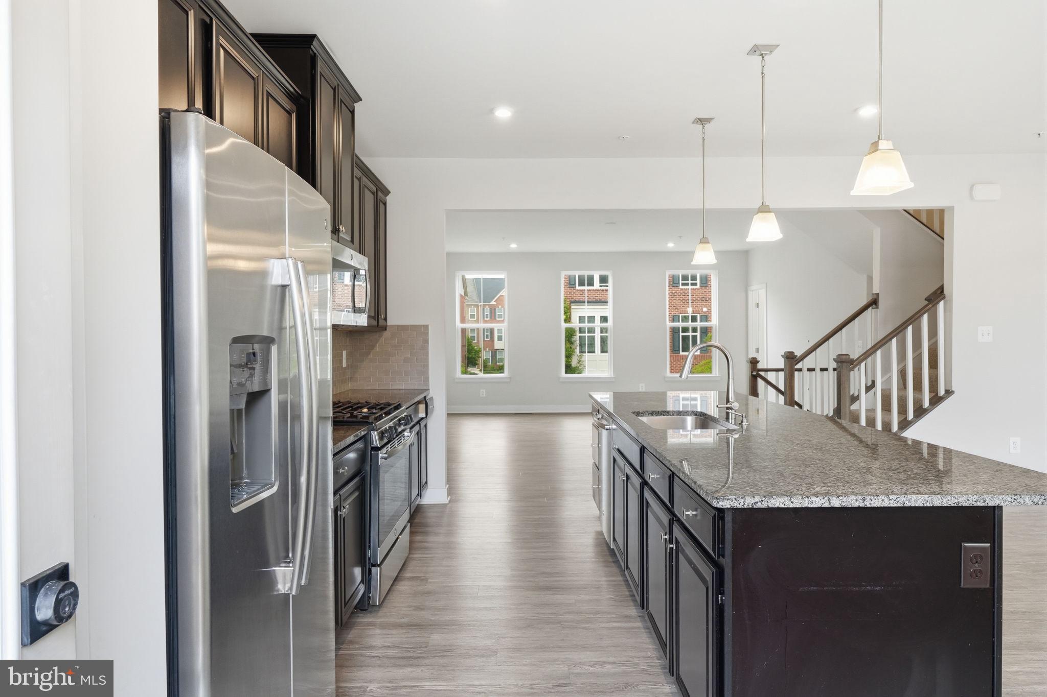 WESTCHESTER SQUARE - Residential