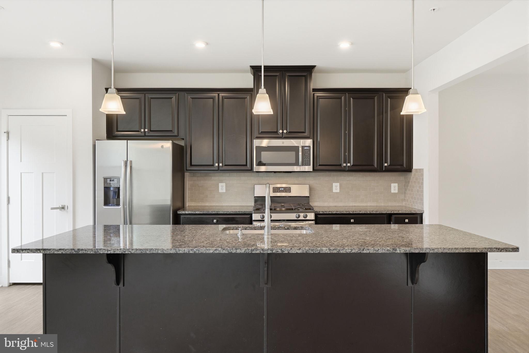 WESTCHESTER SQUARE - Residential