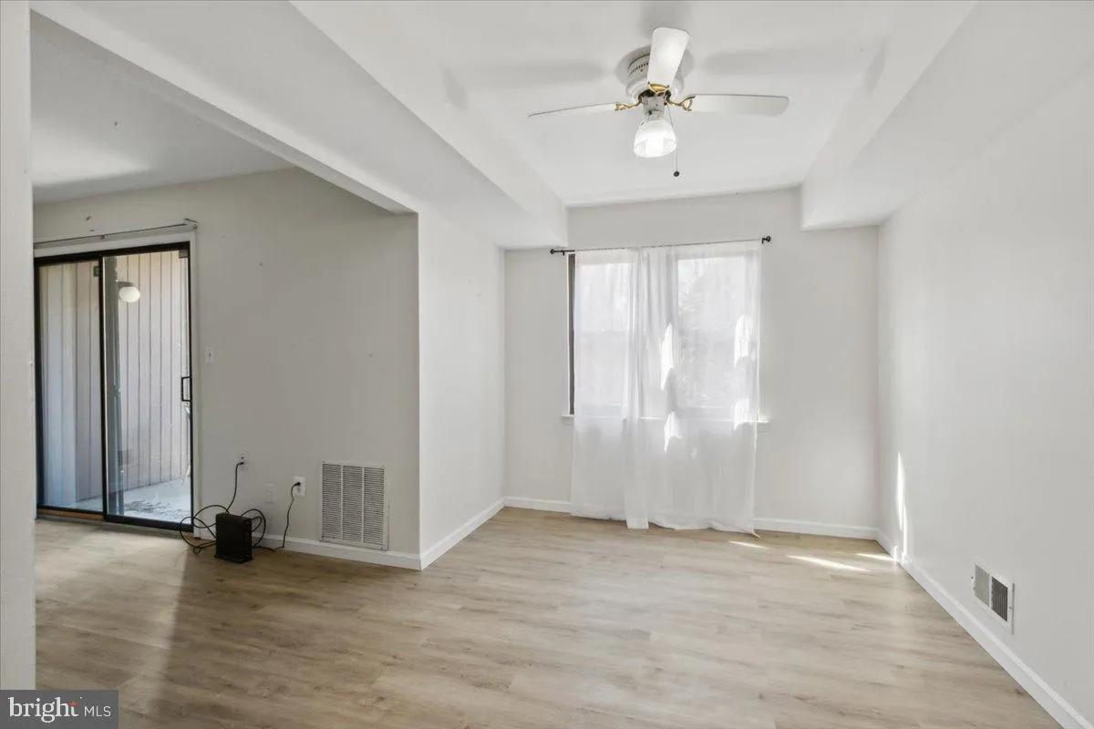 Cranbury, New Jersey 08512, United States, 1 Bedroom Bedrooms, ,1 BathroomBathrooms,Residential,Active,202429