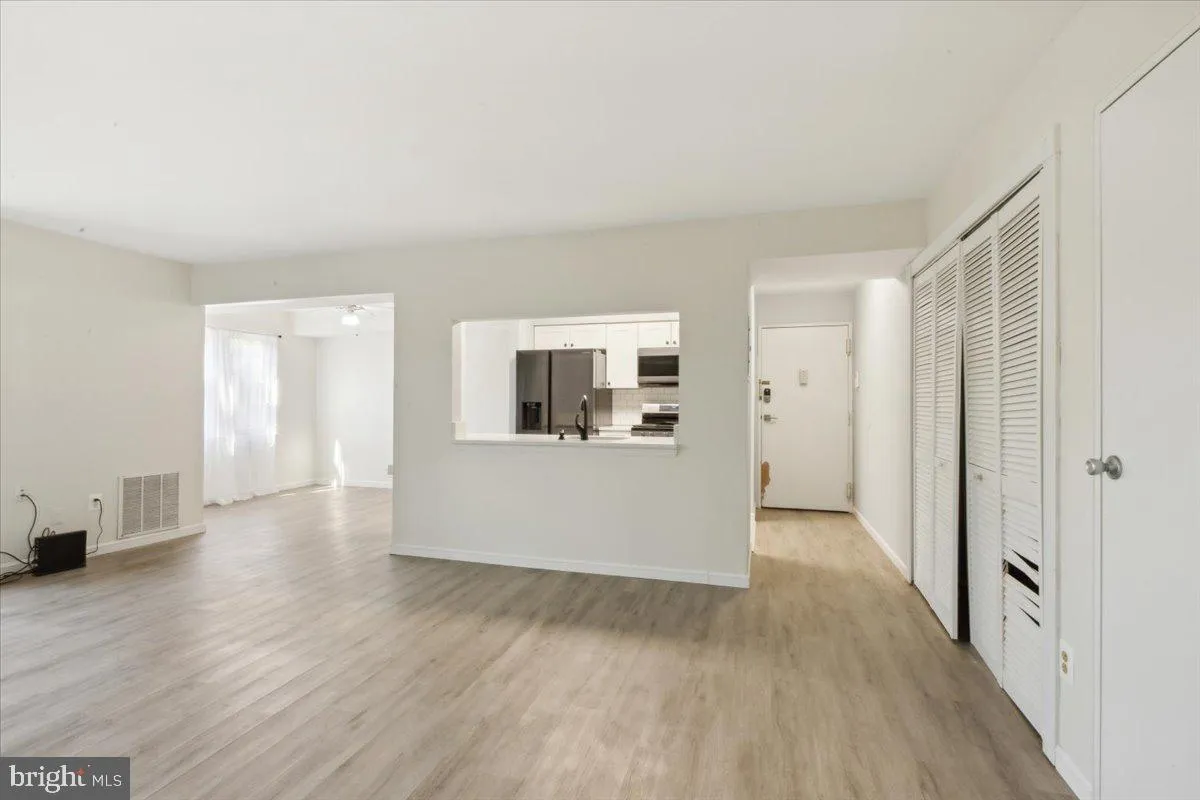 Cranbury, New Jersey 08512, United States, 1 Bedroom Bedrooms, ,1 BathroomBathrooms,Residential,Active,202429