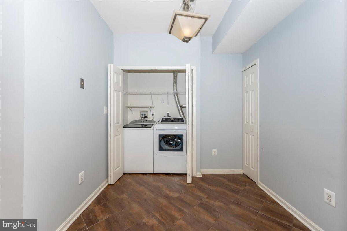 CEDAR GROVE AT CROFTON - Residential