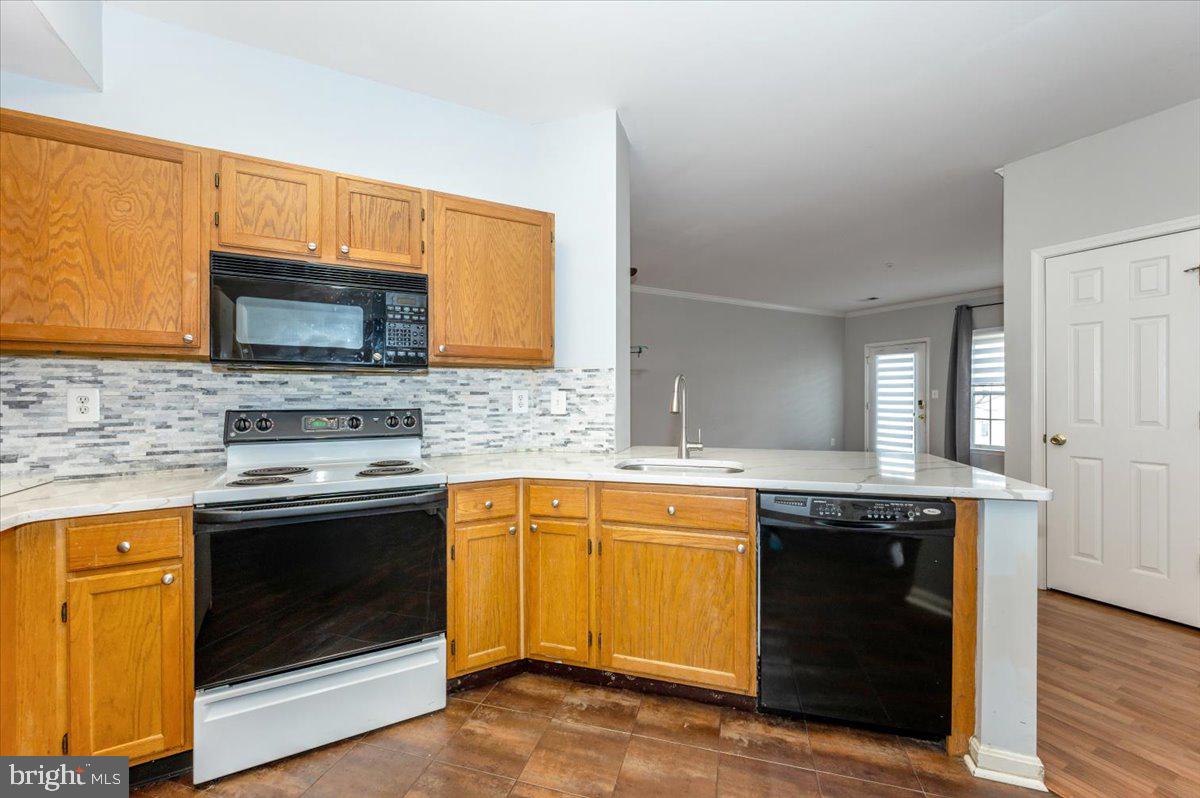 CEDAR GROVE AT CROFTON - Residential