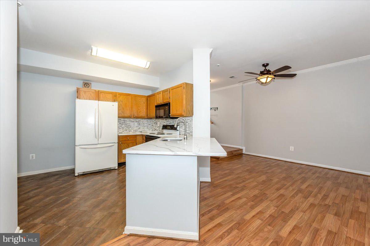 CEDAR GROVE AT CROFTON - Residential