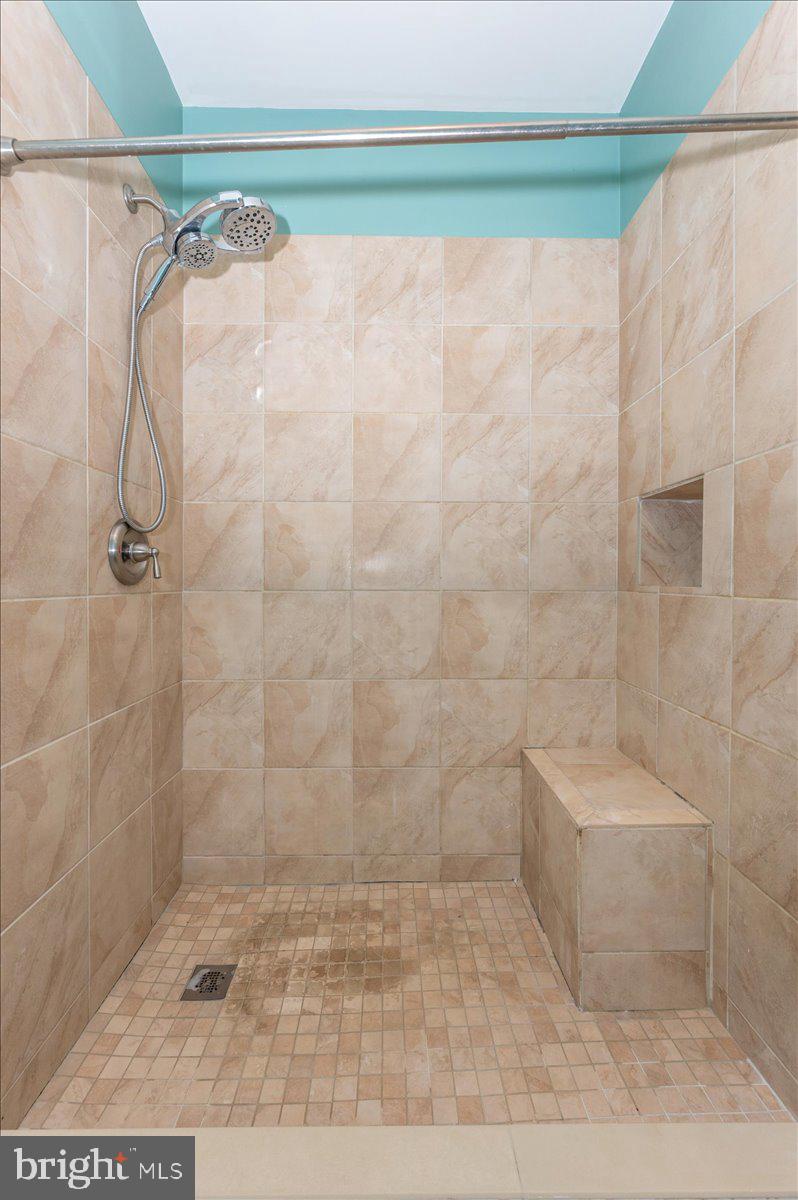 CEDAR GROVE AT CROFTON - Residential