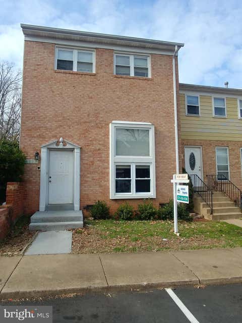 Townhouse For Rent - 8333 Ivy Glen Court<br/> Manassas City County, MANASSAS, VA 20110