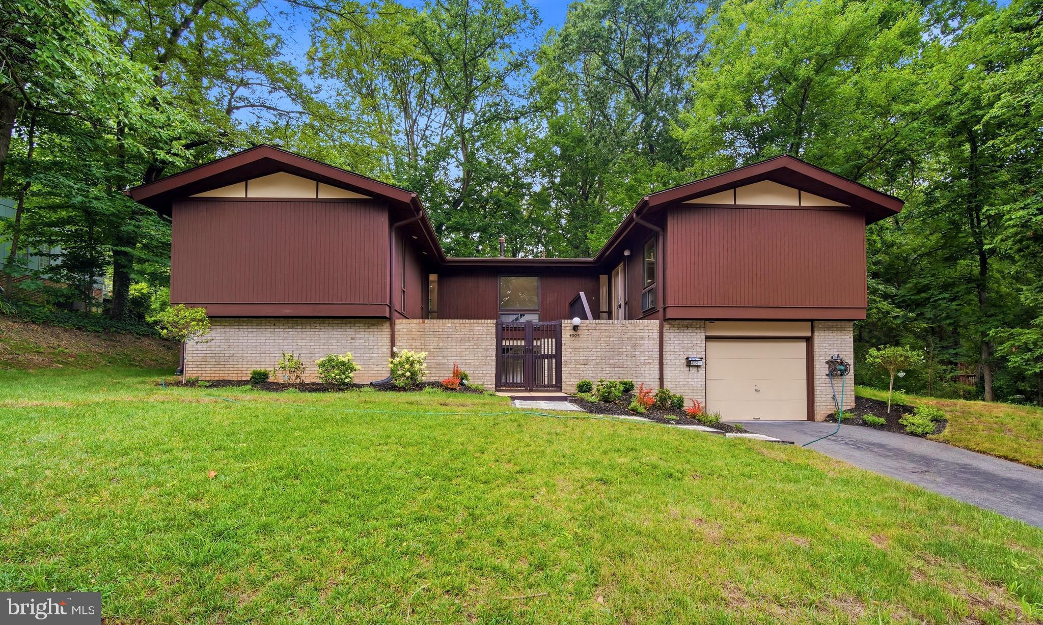 4304 ANN FITZ HUGH DRIVE