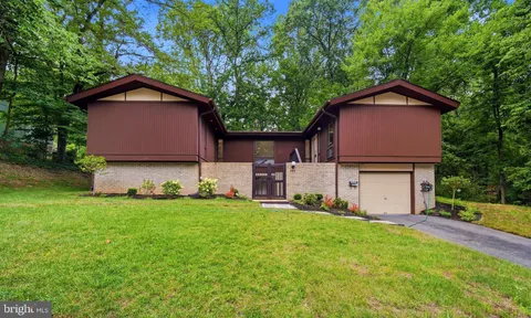 4304 Ann Fitz Hugh Drive, Annandale, VA 22003 - #: VAFX2323170