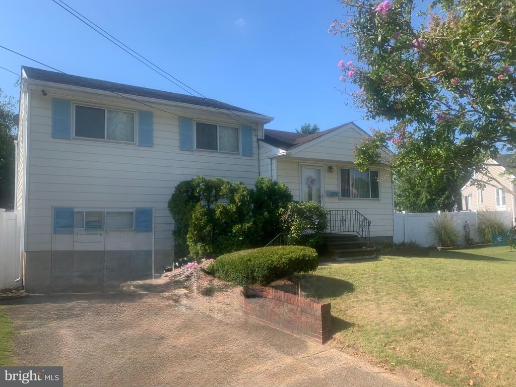 Photo of 613 Williams Terrace, RUNNEMEDE, NJ 08078 (MLS # NJCD2102768)