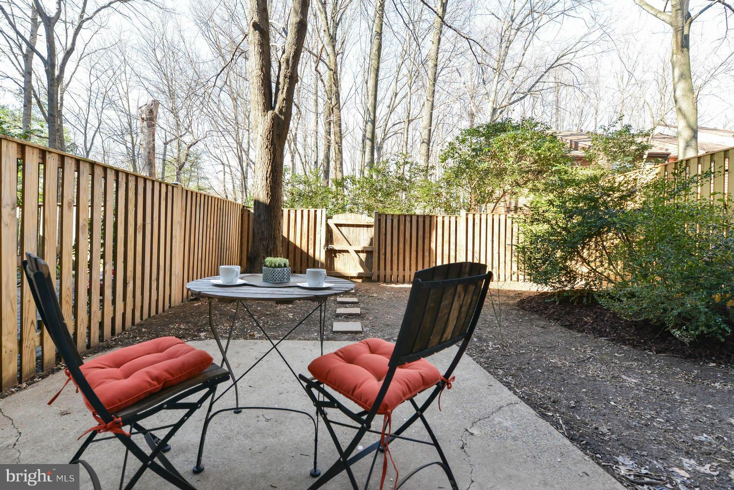 RESTON - Residential