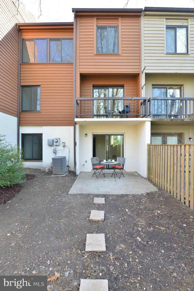 RESTON - Residential