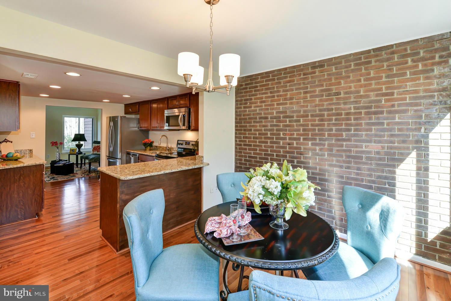 RESTON - Residential