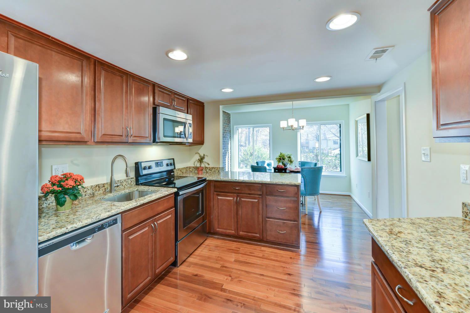 RESTON - Residential