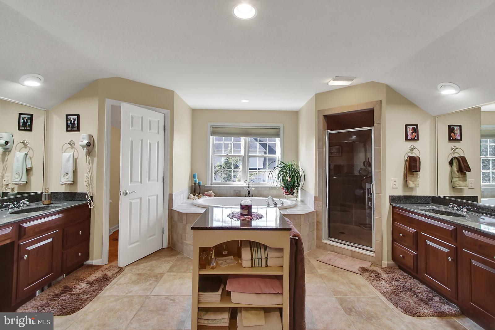 HEPPLEWHITE ESTATES - Residential