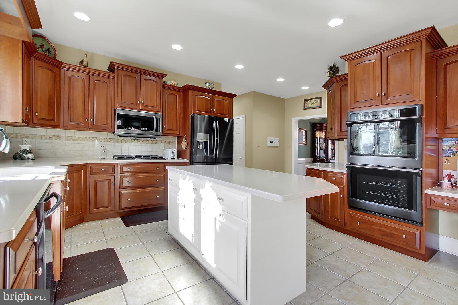 HEPPLEWHITE ESTATES - Residential