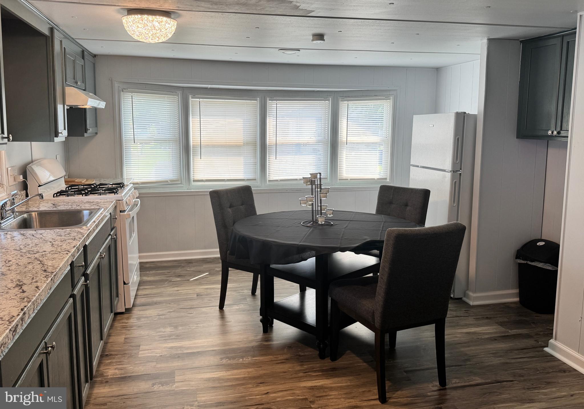 COLONIAL EAST MHP - Residential