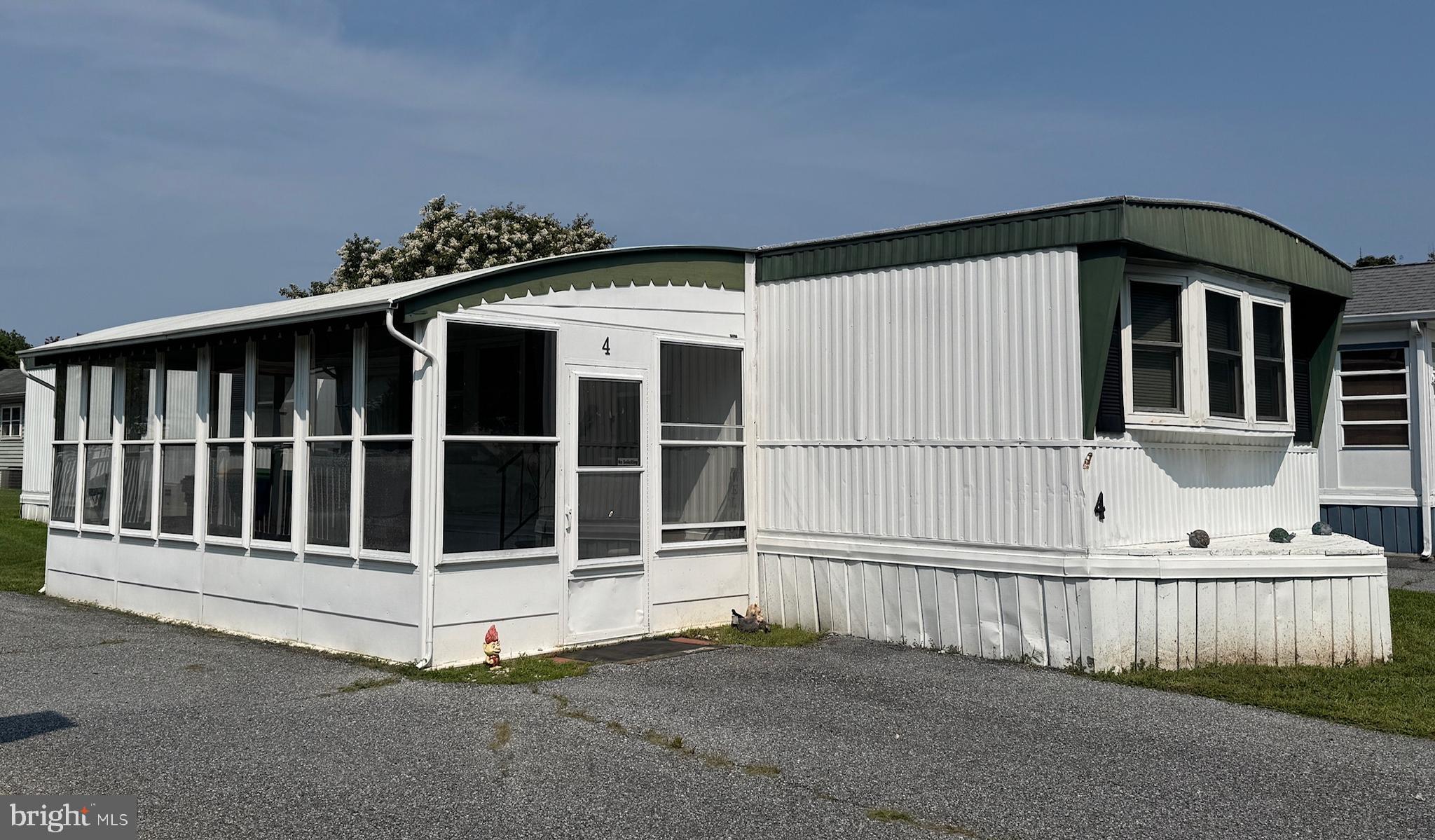 4 GUNPOWDER LANE 14255