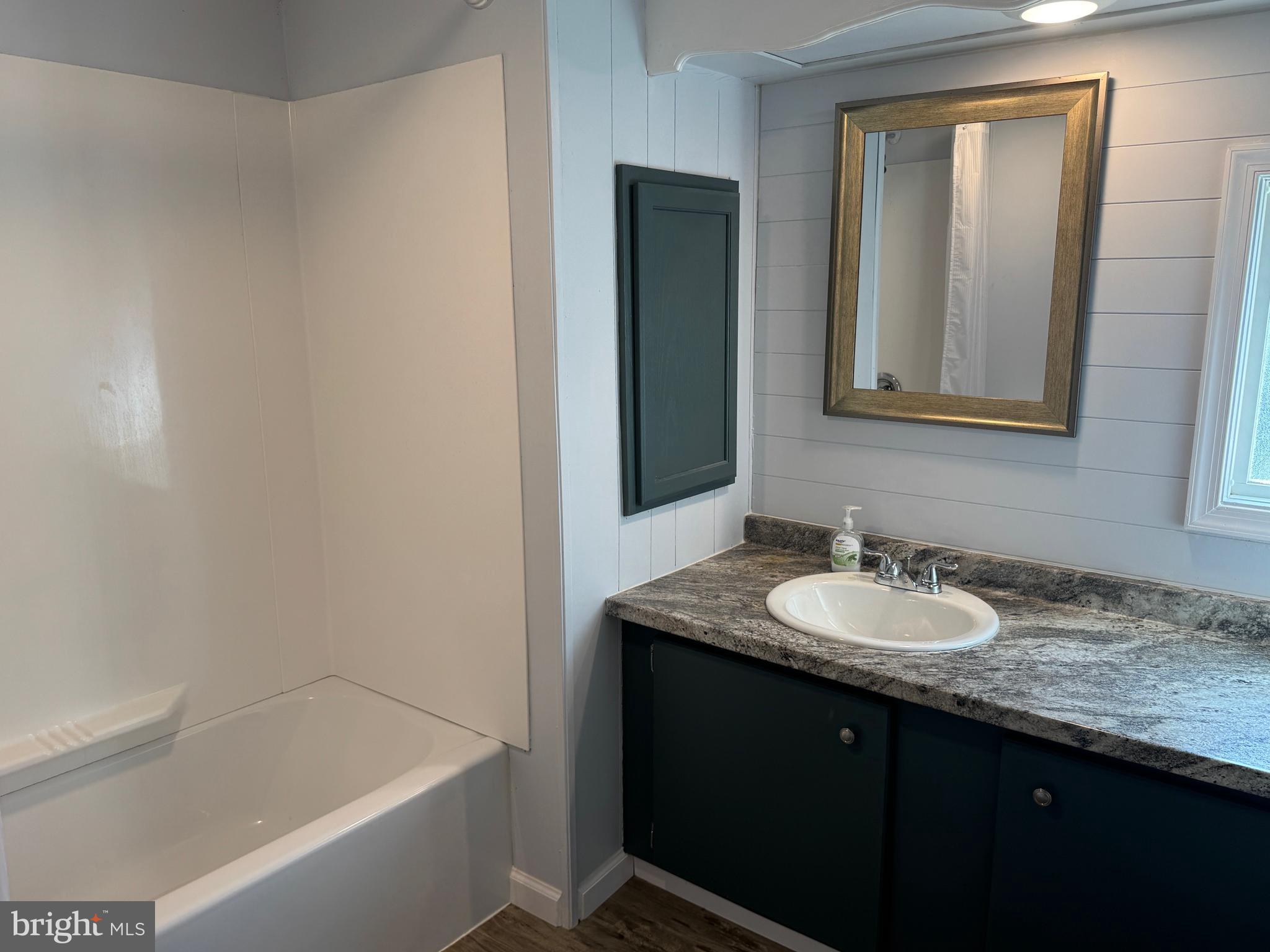 COLONIAL EAST MHP - Residential