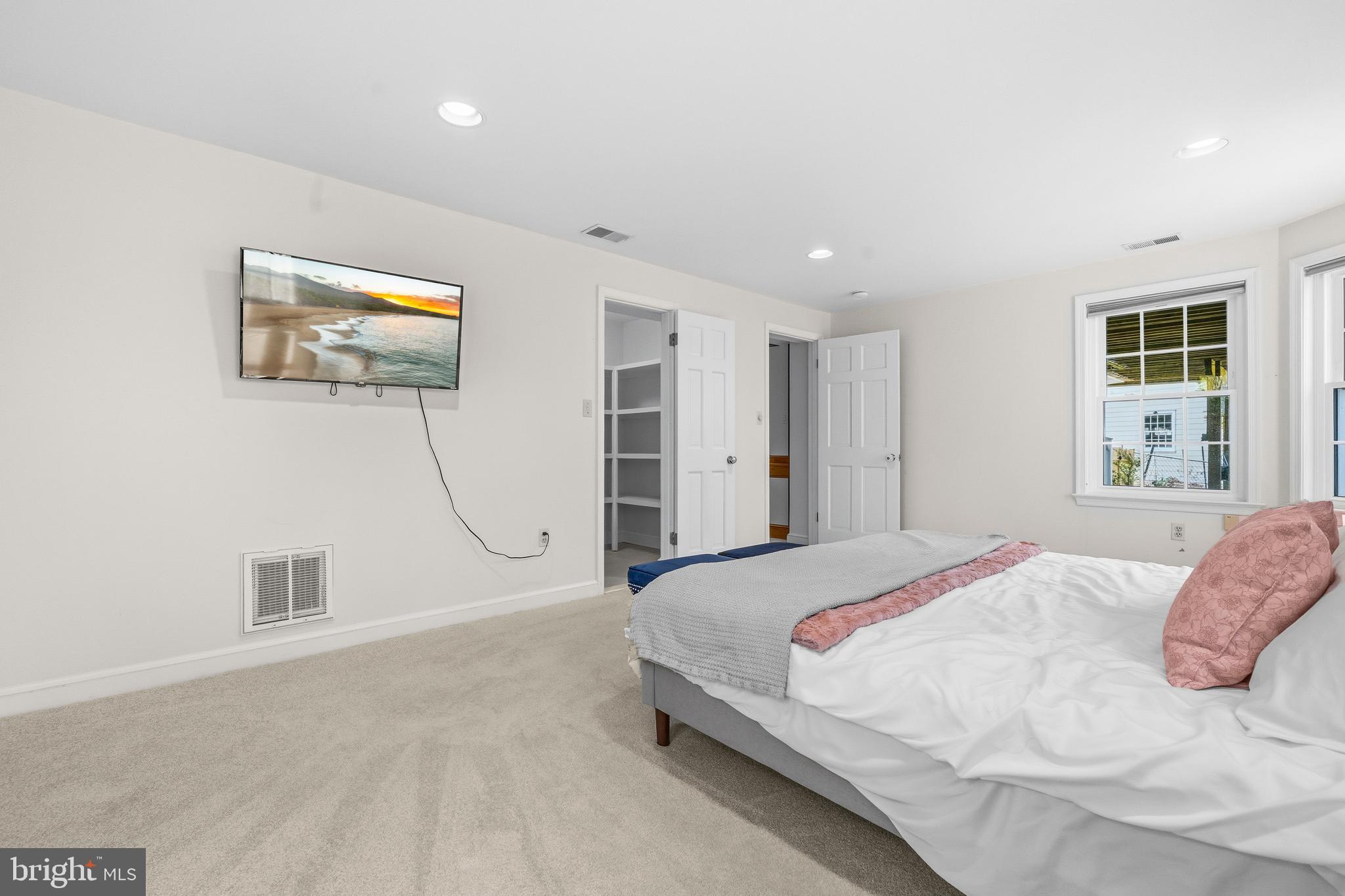 SMITHFIELD - Residential