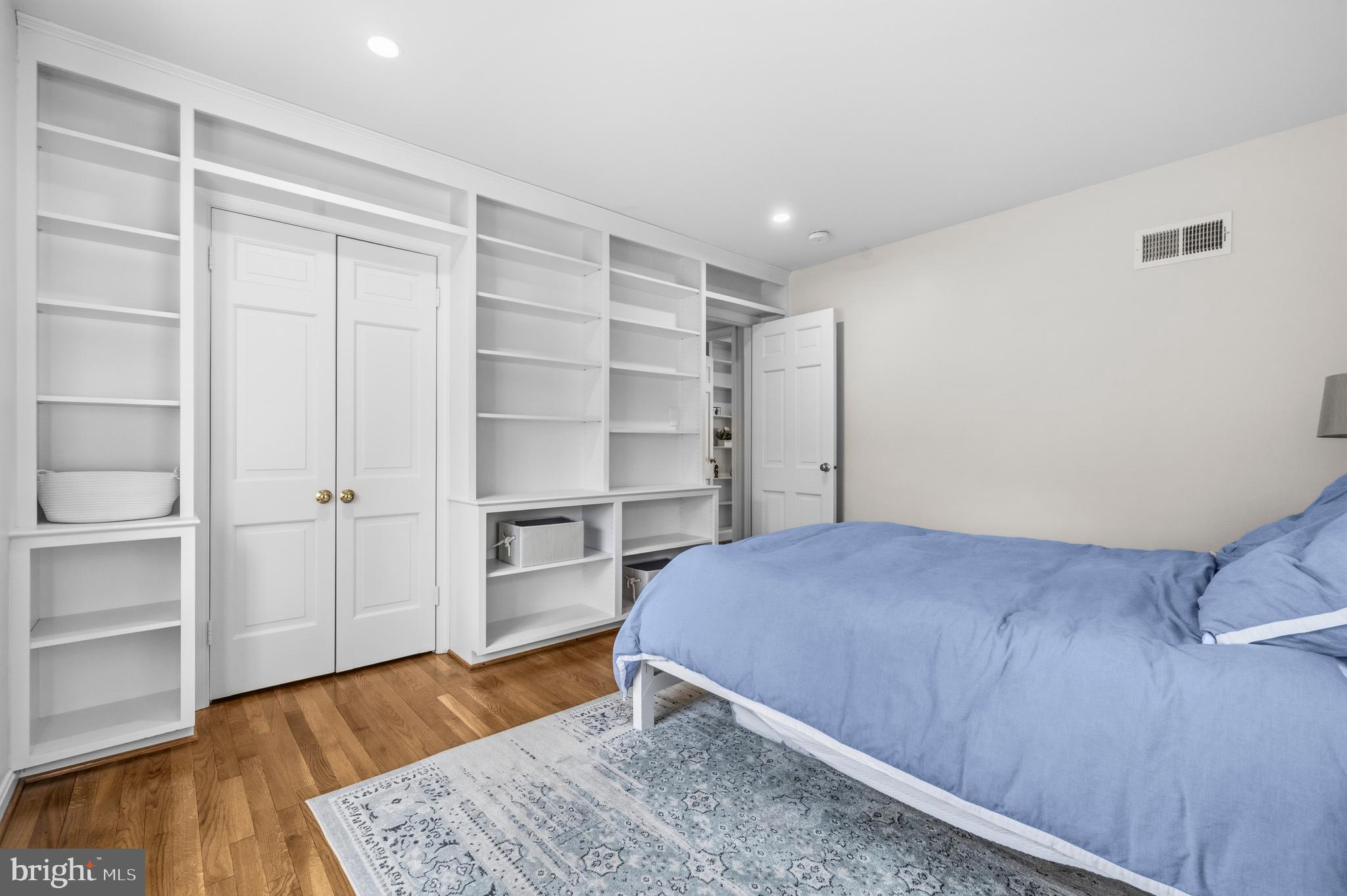 SMITHFIELD - Residential