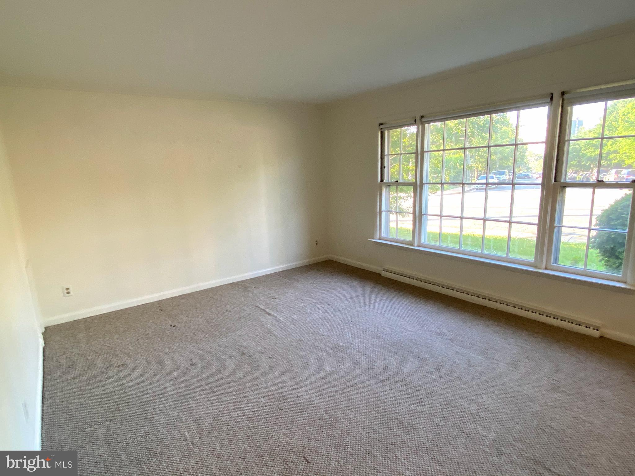 BEVERLY HILLS - Residential Lease