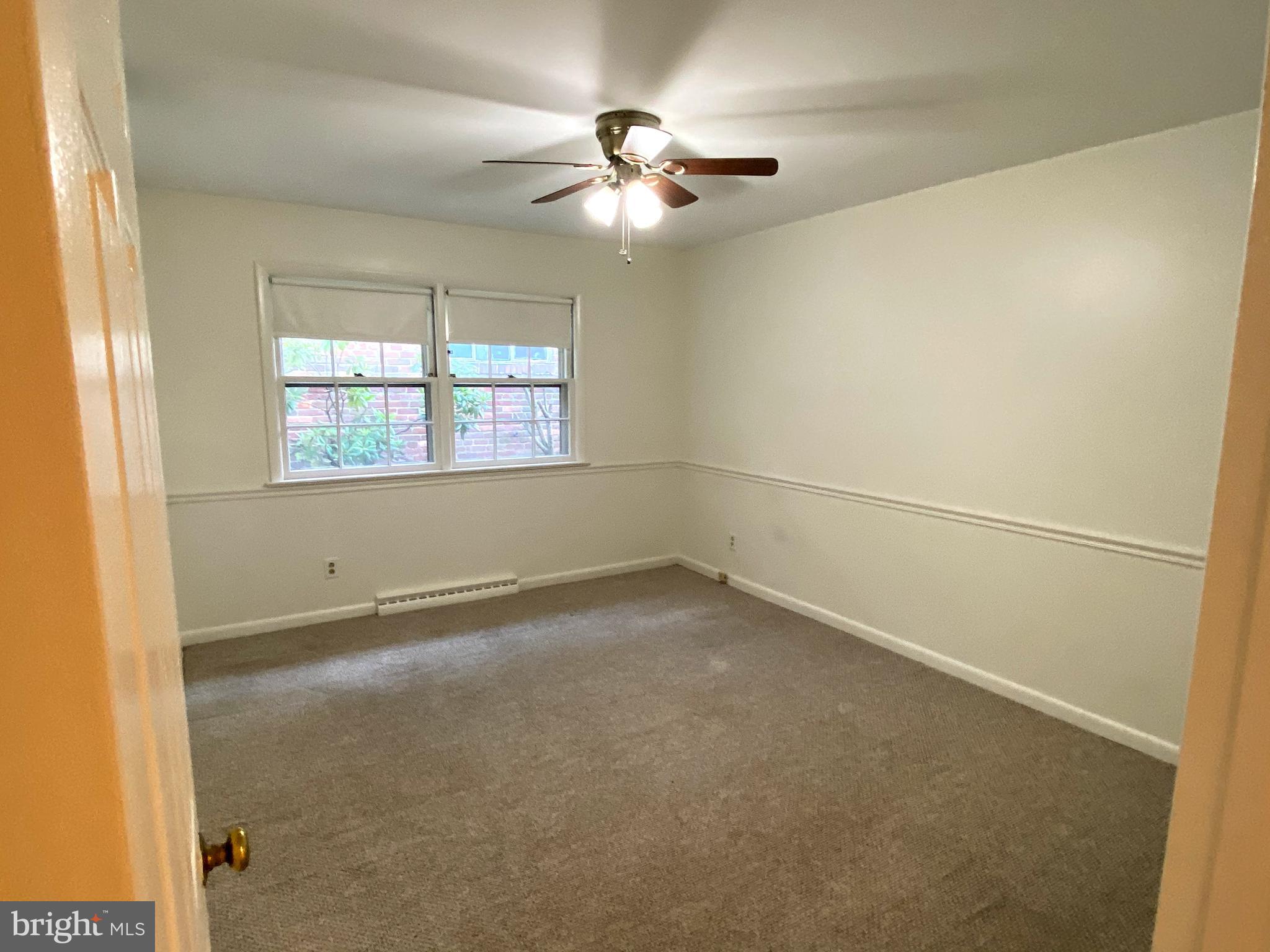 BEVERLY HILLS - Residential Lease