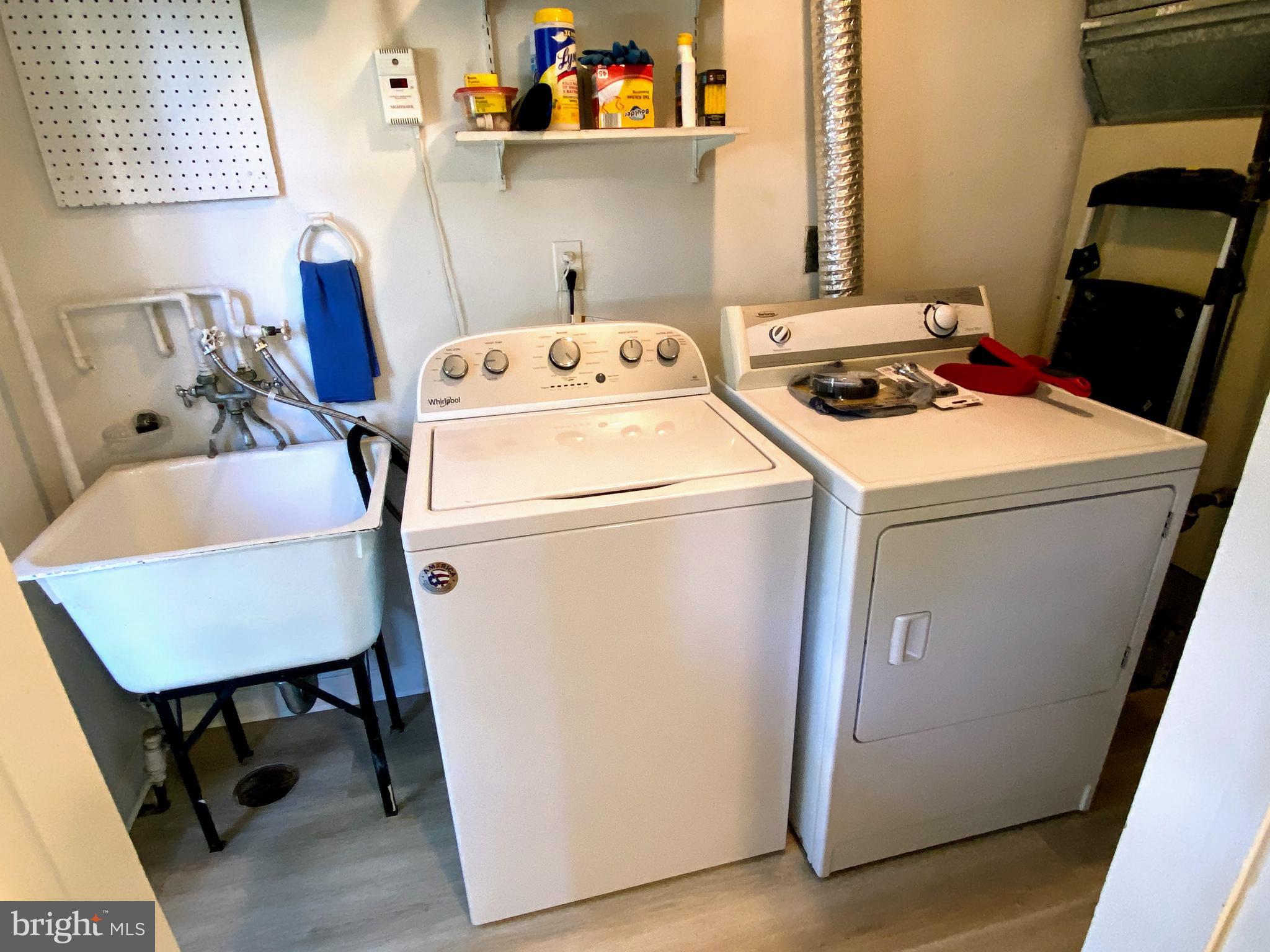 BEVERLY HILLS - Residential Lease