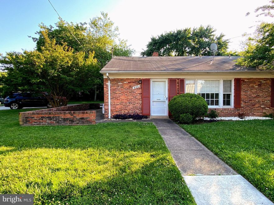 GREAT LOCATION!  Come see this well maintained  one-level, 2 bedroom, 1 bathroom, duplex in a great location!  There is a washer and dryer in the home and a 2 car driveway for off street parking.  Close to Del Ray and Arlington, minutes to 395 for an easy commute to DC and the Pentagon.  Yard maintenance and trash included in the rent.  Landlord will pay $25 of the water bill.  Non Smokers and No Pets.   Combined annual income of $78,750 recommended.