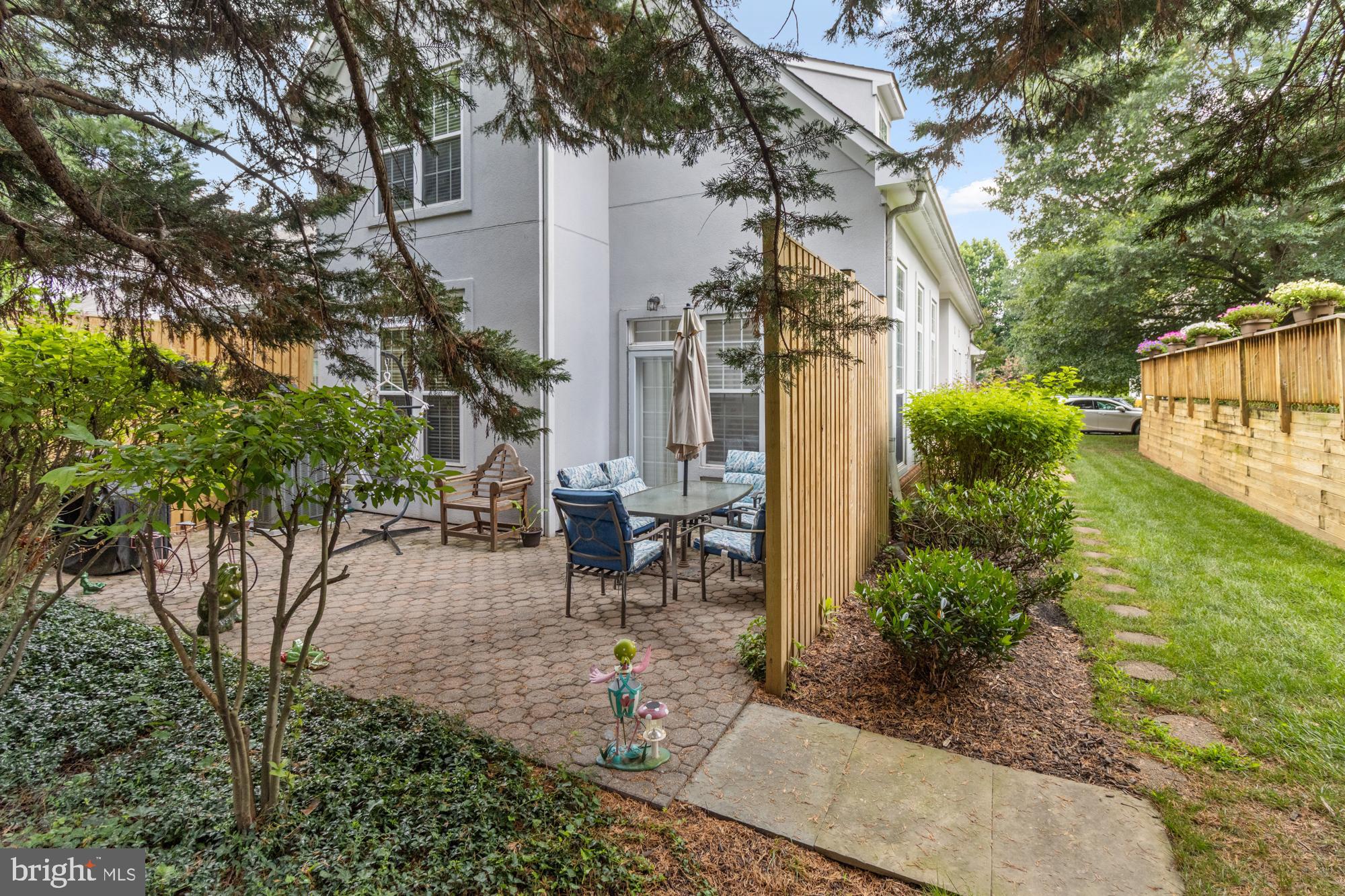 GREY ROCK VILLAS - Residential Lease