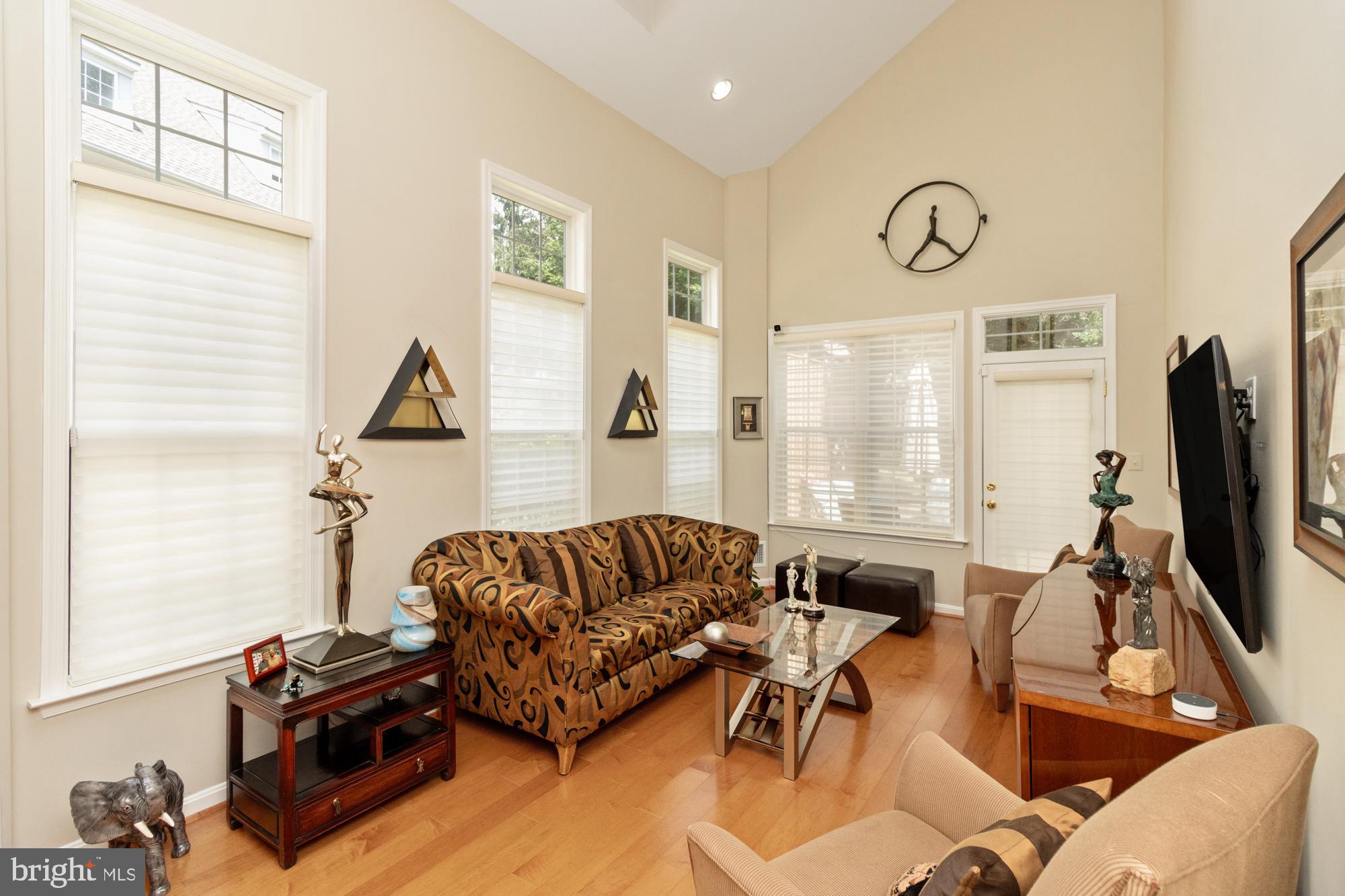 GREY ROCK VILLAS - Residential Lease