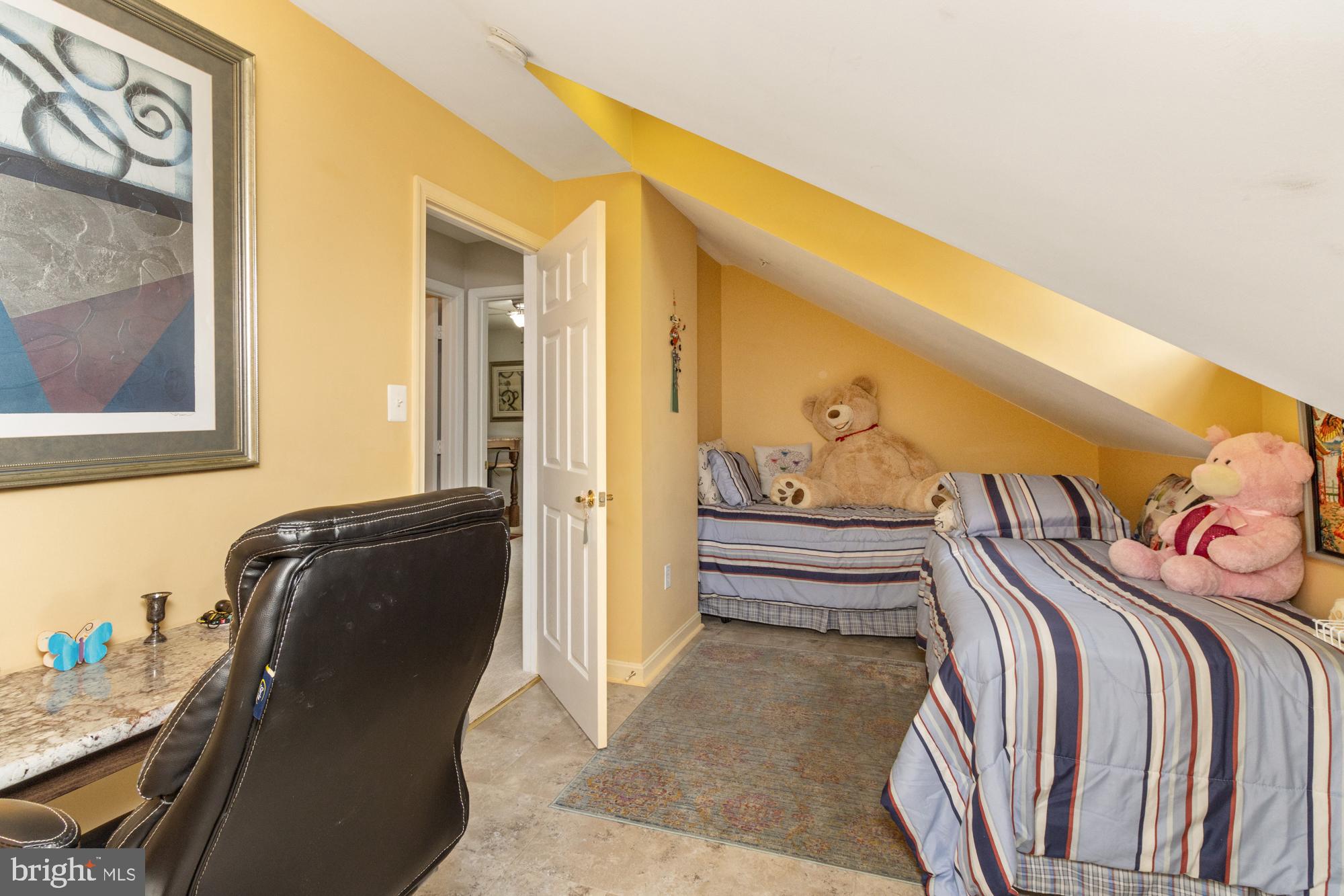 GREY ROCK VILLAS - Residential Lease