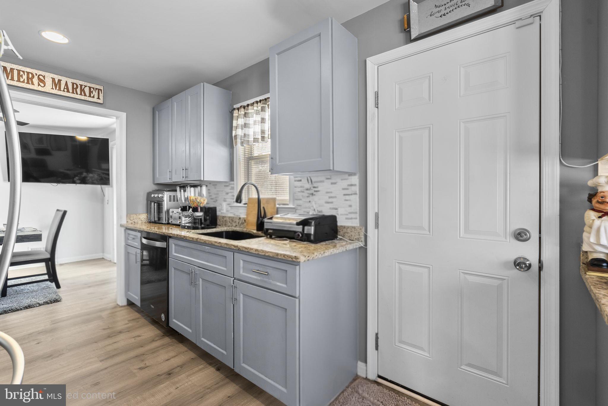 BRIGHTLEAF KNOLL - Residential