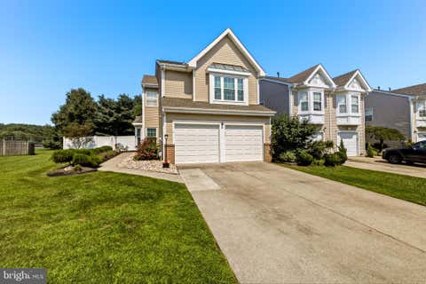 Townhouse For Sale - 11 Elkington Drive<br/> MOUNT LAUREL, NJ 08054