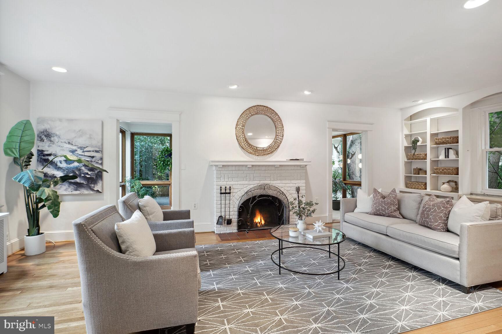 CHEVY CHASE - Residential