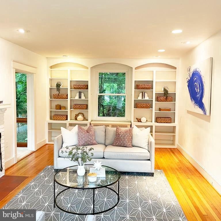 CHEVY CHASE - Residential