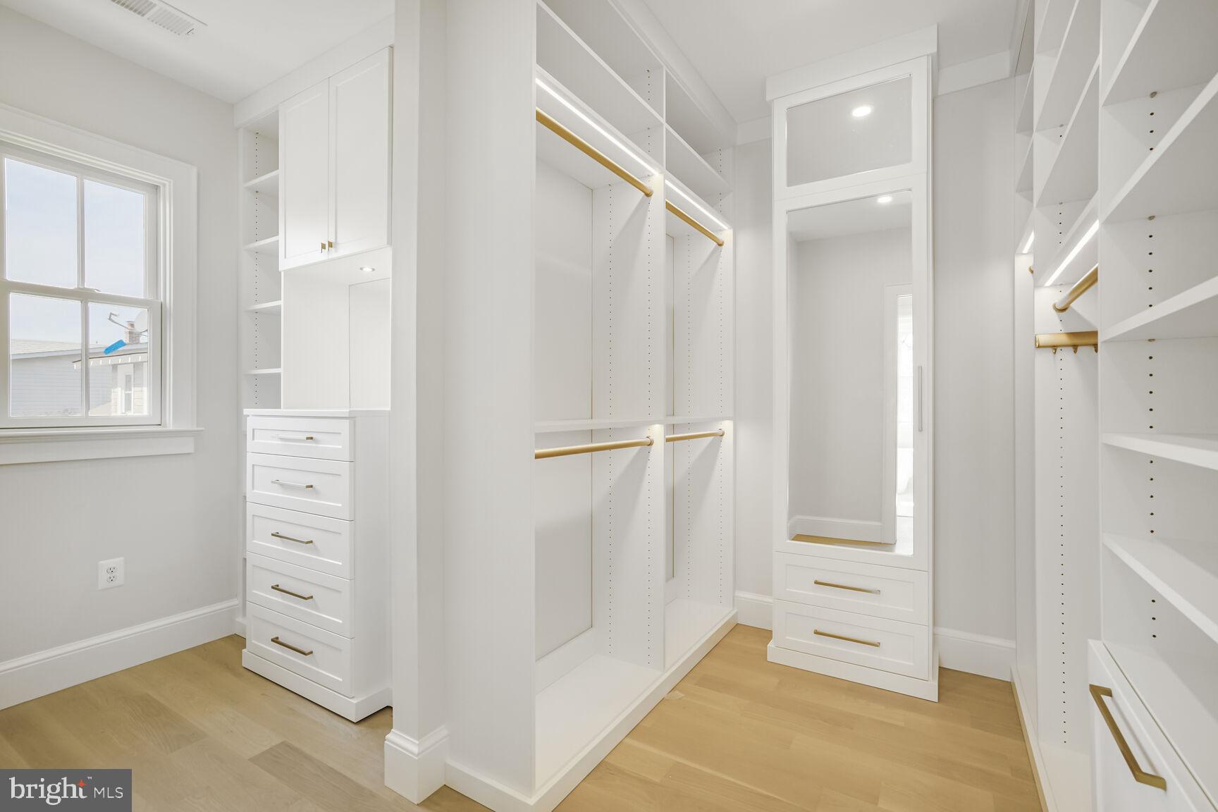 DEL RAY - Residential