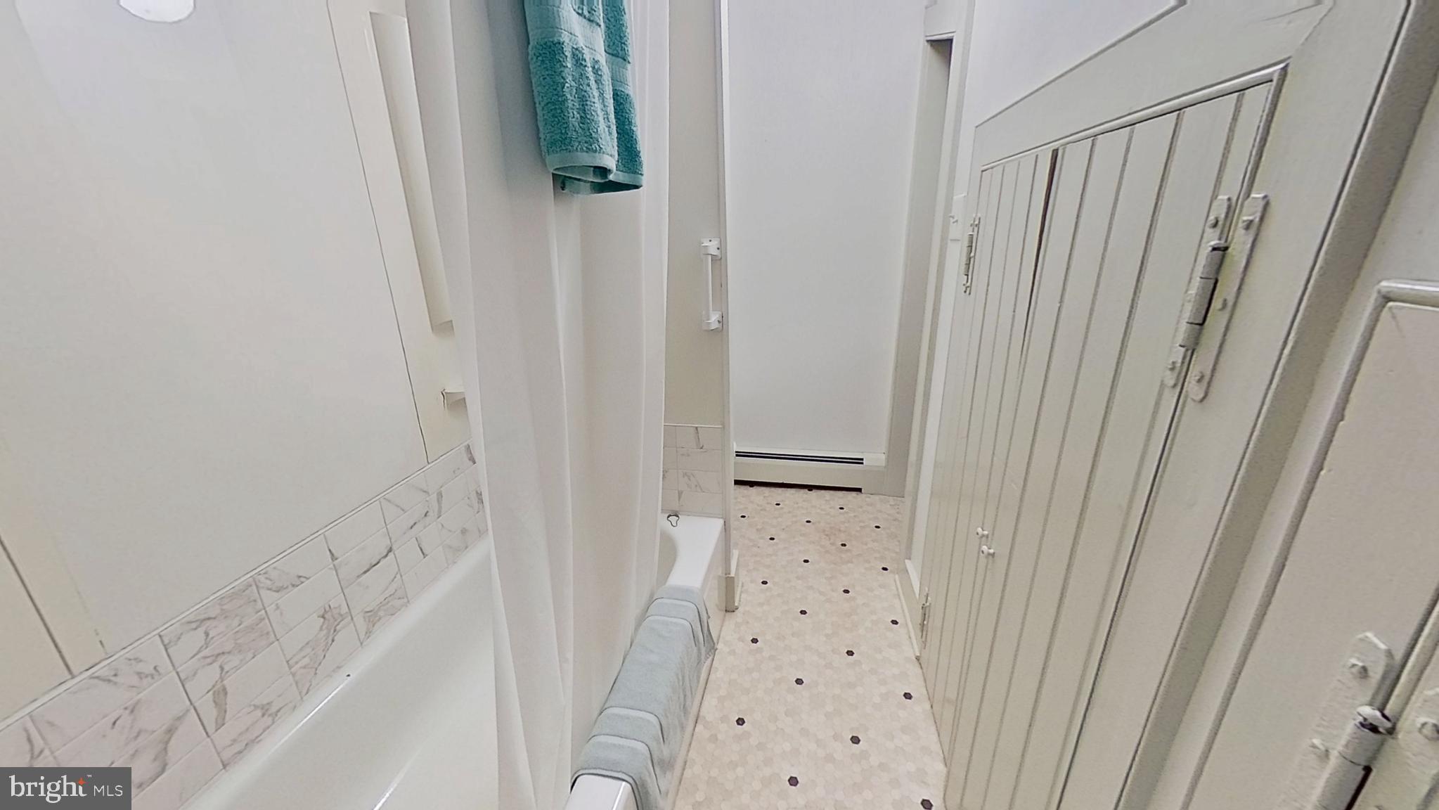 11525 HIGH POINT ROAD ROOM