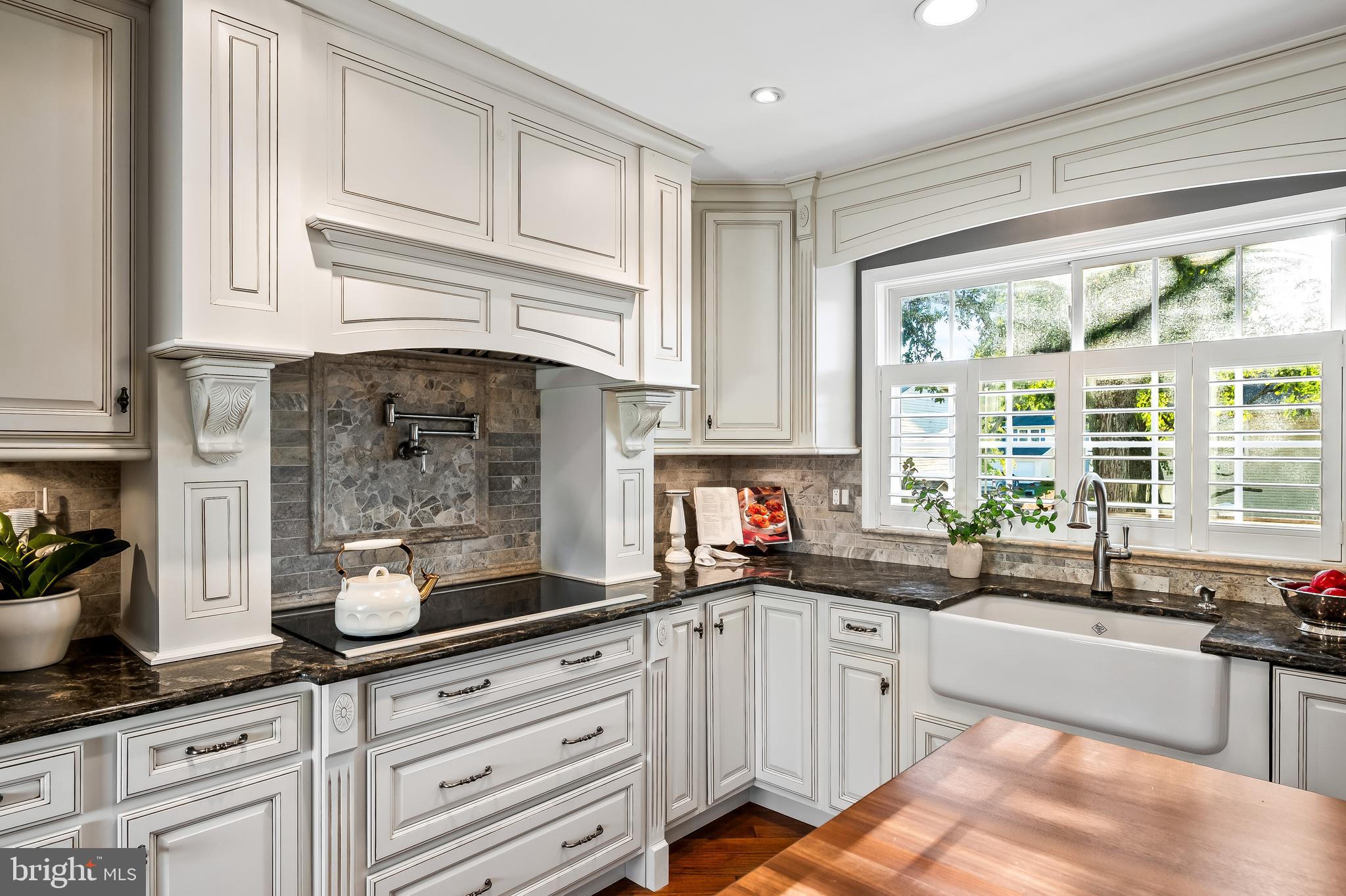 FOUR SEASONS ESTATES - Residential