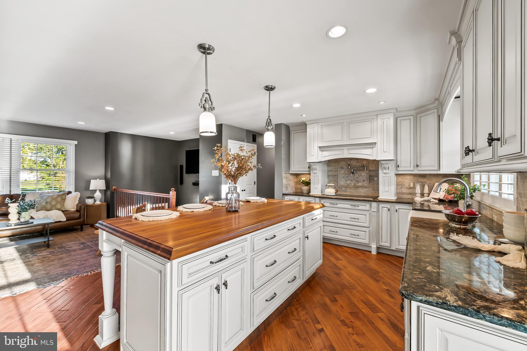 FOUR SEASONS ESTATES - Residential