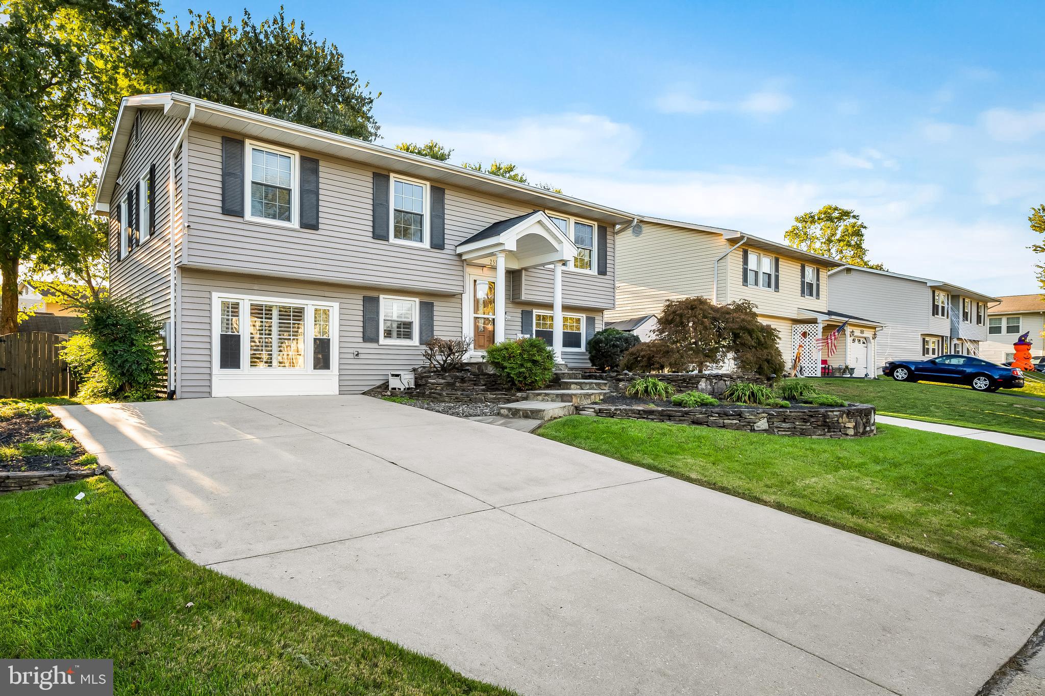 FOUR SEASONS ESTATES - Residential