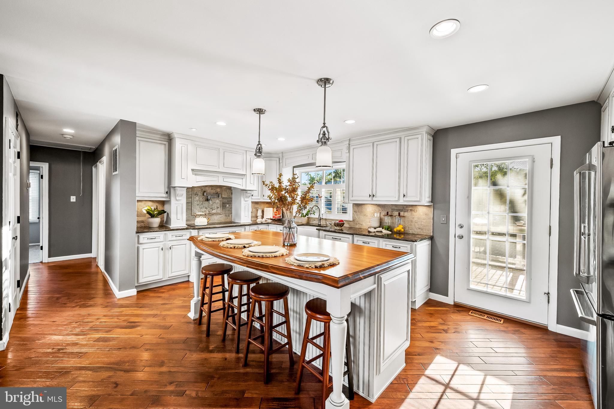 FOUR SEASONS ESTATES - Residential