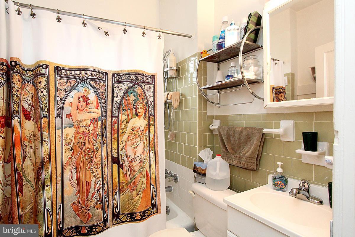 ROCKVILLE PARK - Residential Income