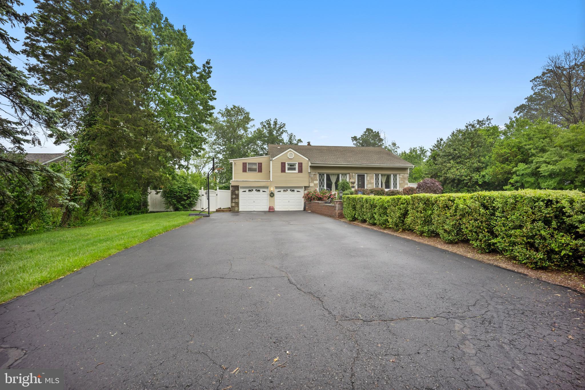 1553 PHEASANT DRIVE