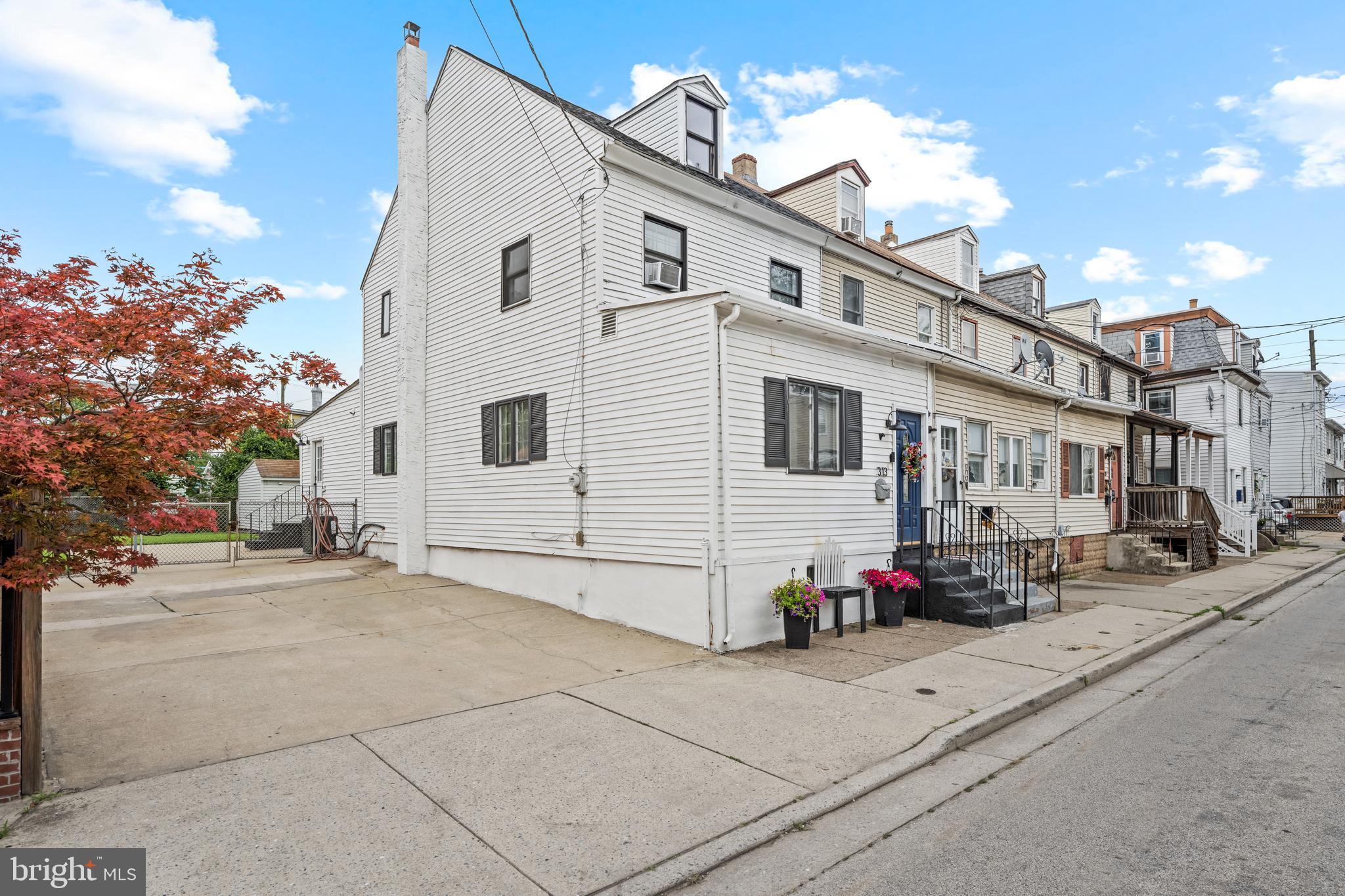 313 MORRIS STREET