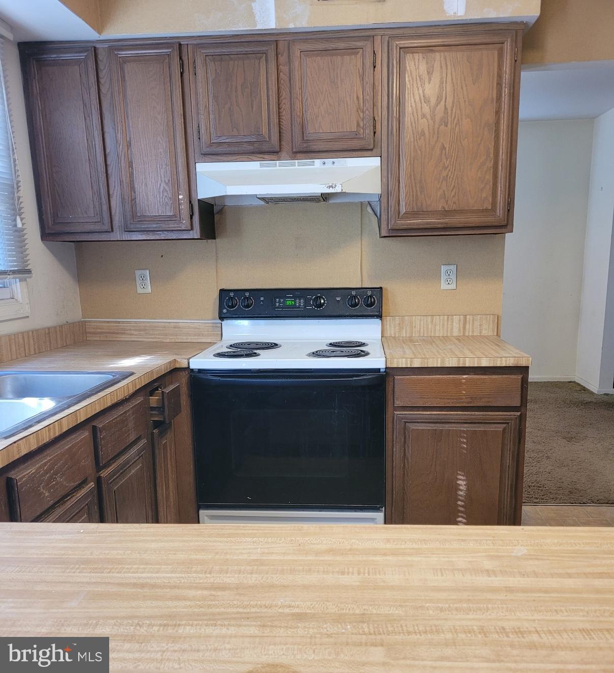 DEER PATH WOODS - Residential